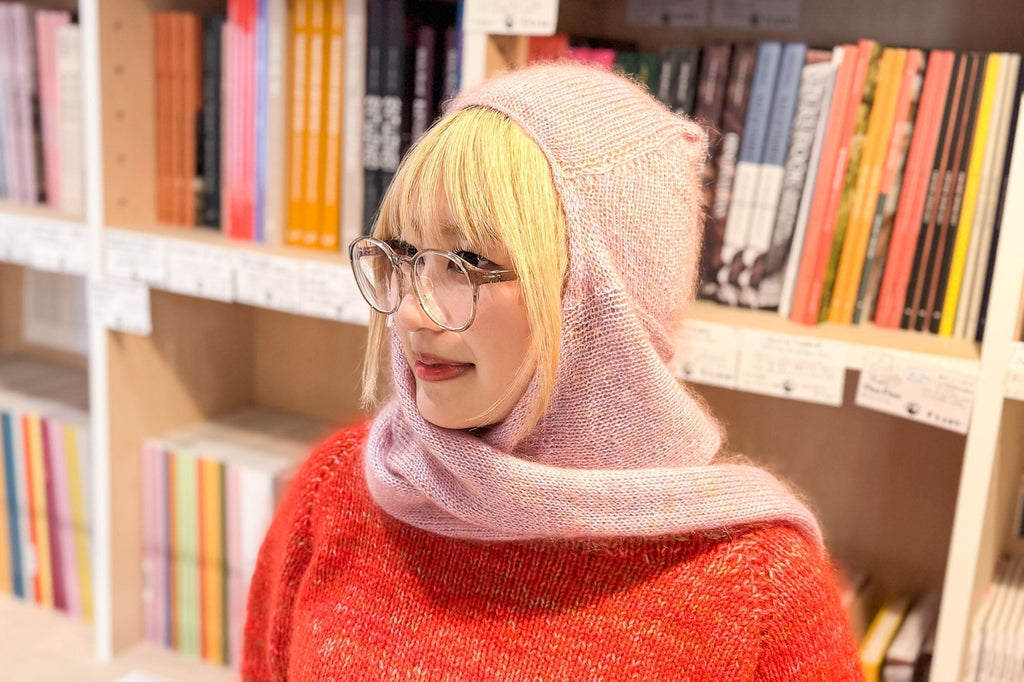 Staff Projects: amirisuの手染め糸で編む <br> Poco a hood