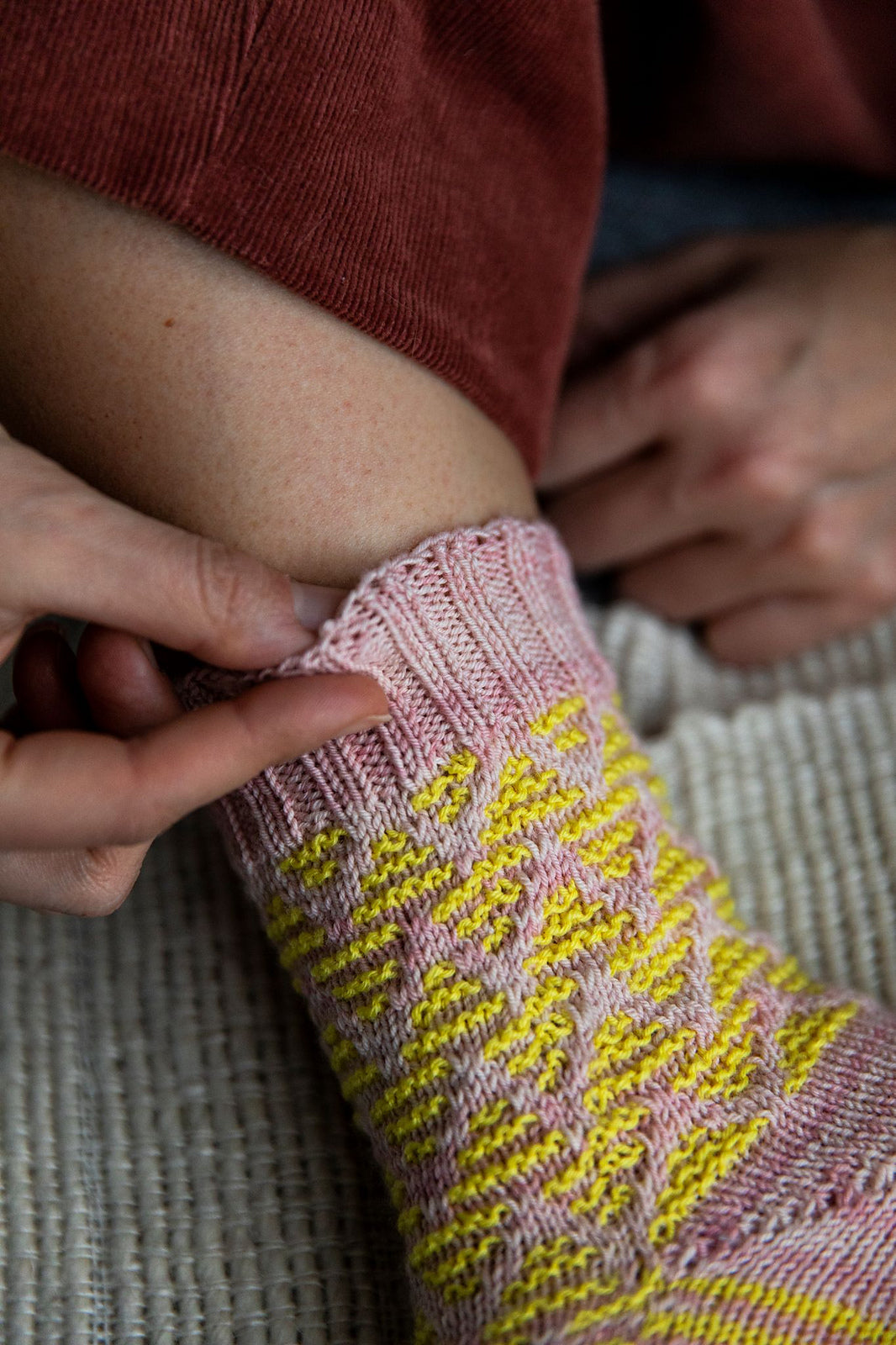 Enrai ヤーンセット （52 Weeks of Socks, Vol. II 掲載）