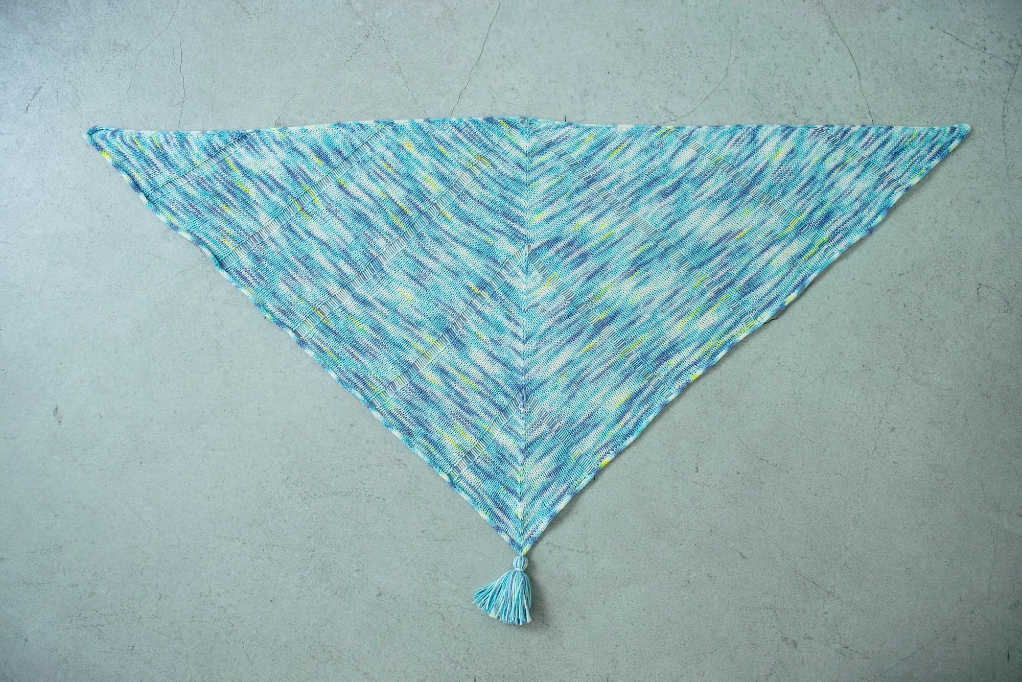 Drop Shawl Kit -Parade- (with PDF pattern)