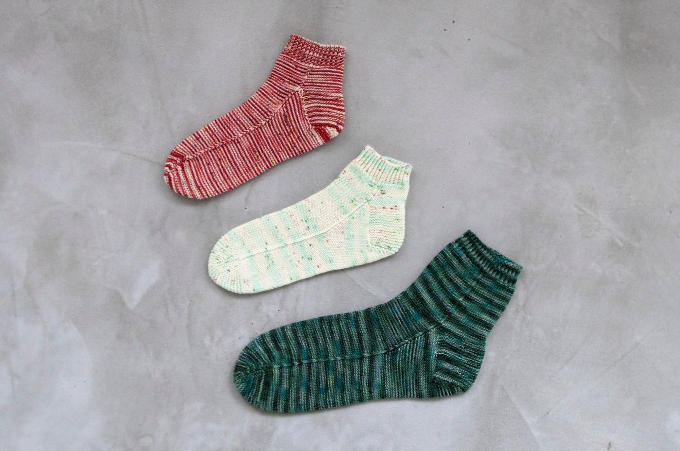 リバーシブルの靴下 キット （PDF版日本語文章パターン付き・技法動画付き）