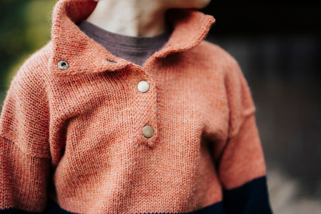 Trails&valleys : knitwear for family adventures