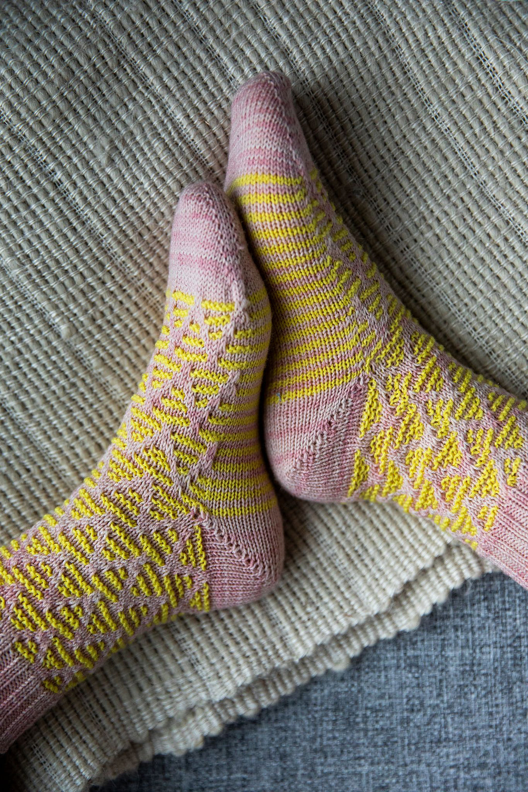 Enrai ヤーンセット （52 Weeks of Socks, Vol. II 掲載）