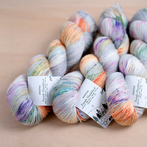 アスファルトに咲く