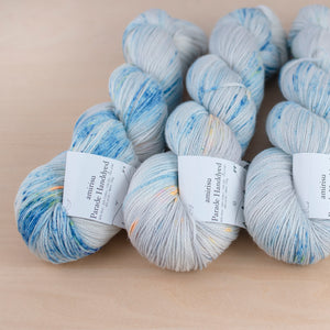 水瓶座の涙がキラリ