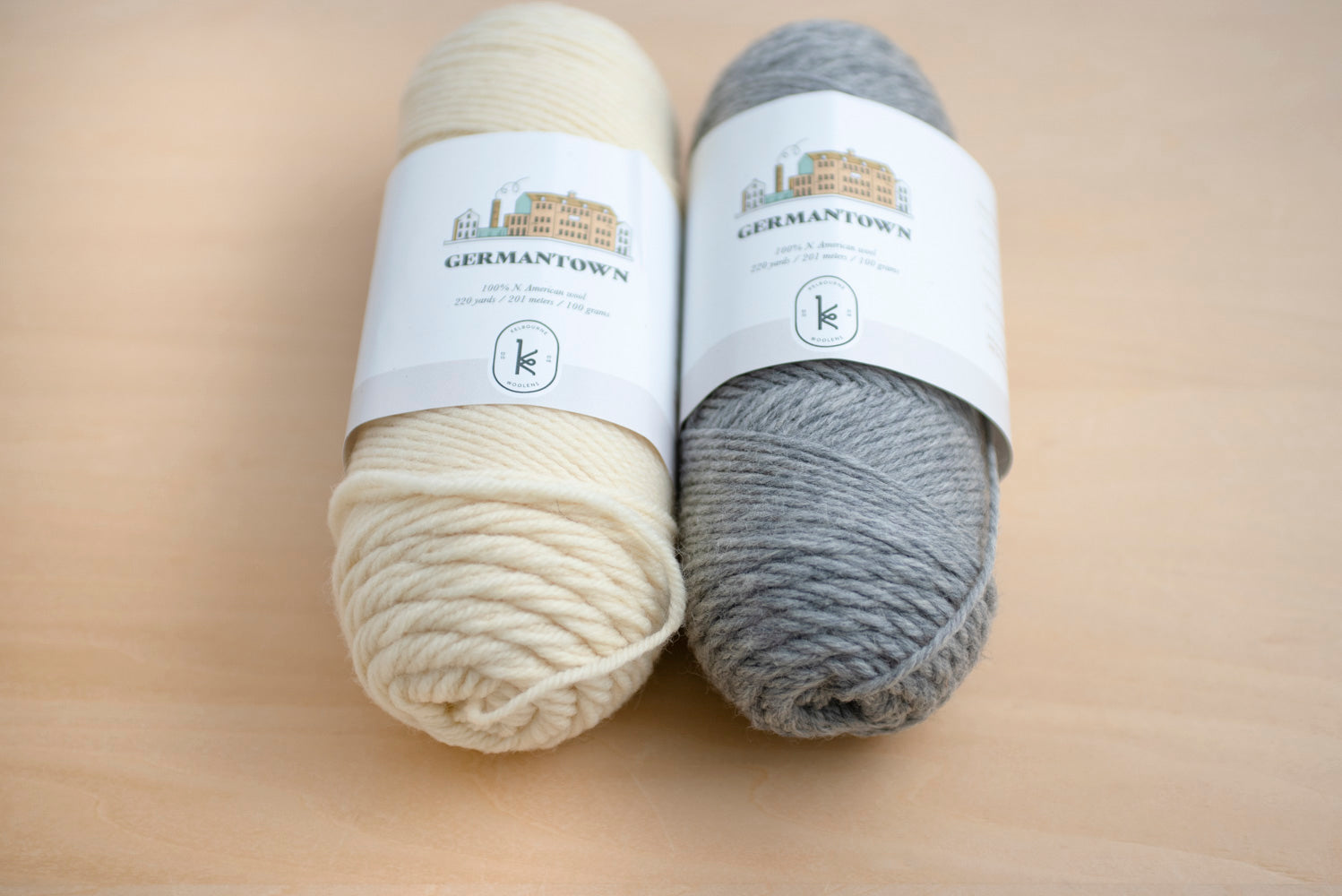 Natural 105 + Light Gray Heather 050