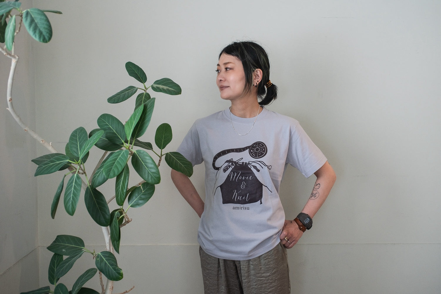 amirisu Movie & Knit Tシャツ